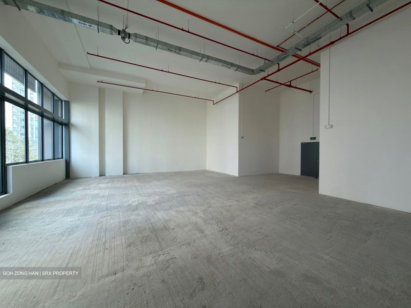 Space 18 (D12), Warehouse #596282721